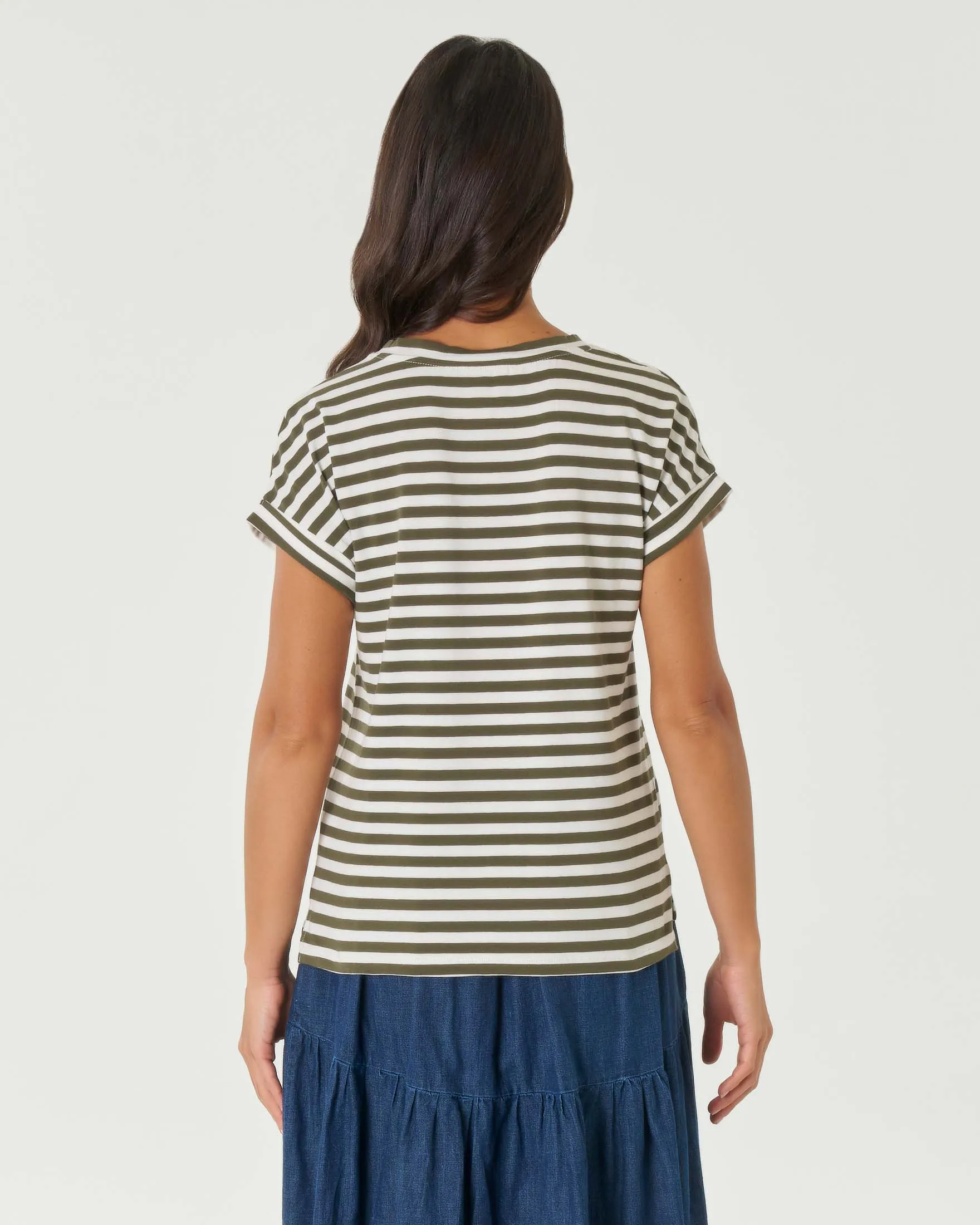 T-shirt verde militare in cotone stretch a righe color avorio con maniche ad aletta