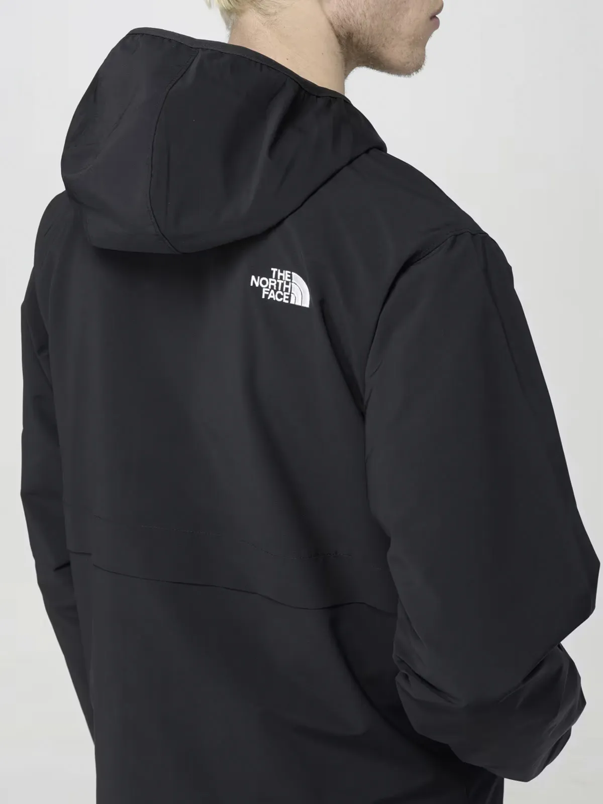     THE NORTH FACE NF0A8702    